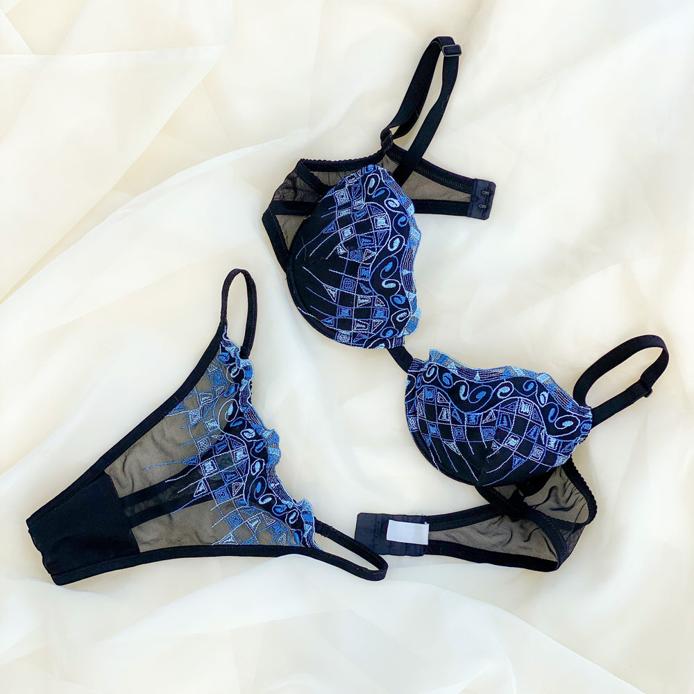 FRENCH EMBROIDERY MUSE BRALETTE - (32B/34A/30C)