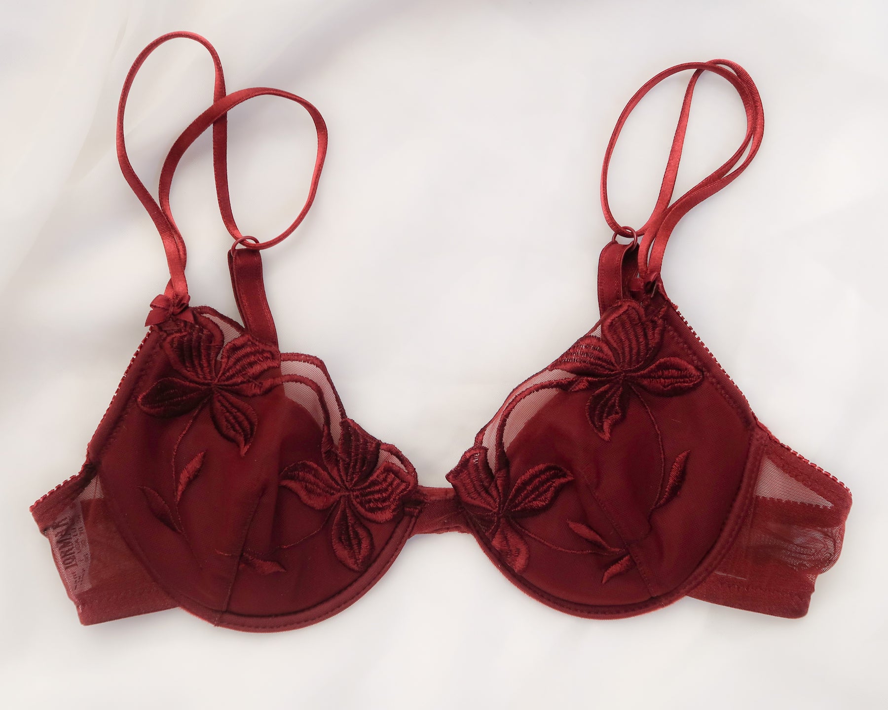 Soft-cup bras from top designer Elbrina. Online at Dutch Designers Outlet.
