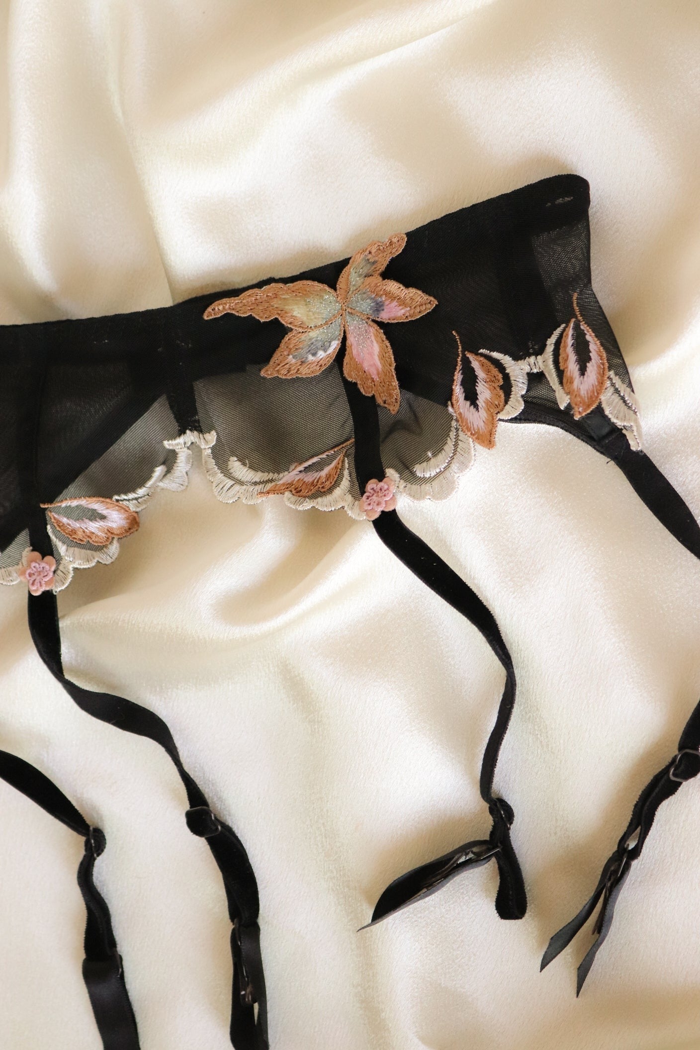 Silky Black Narrow Lace Suspender Belt