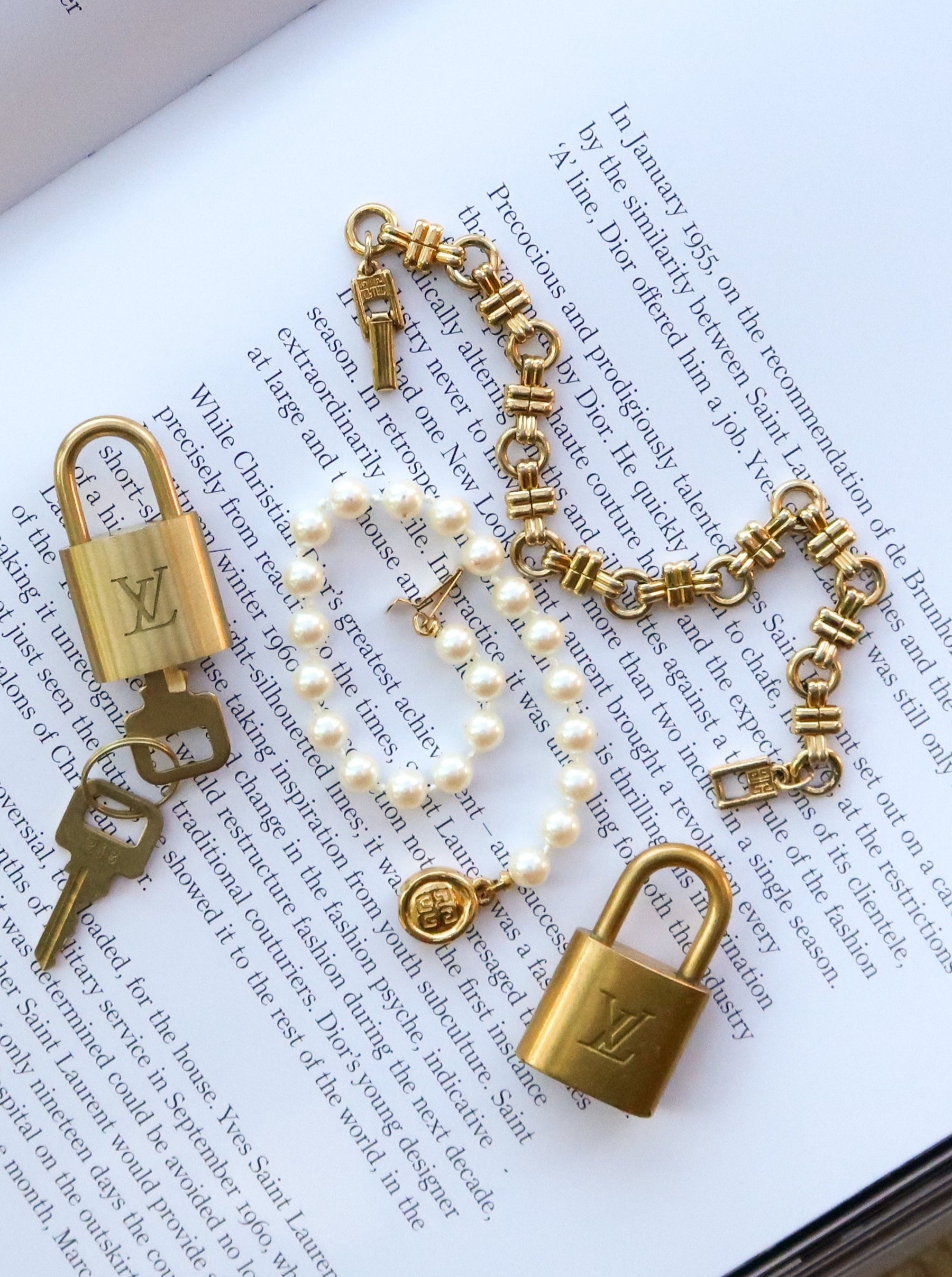 Givenchy: Silver Mini Lock Necklace | SSENSE