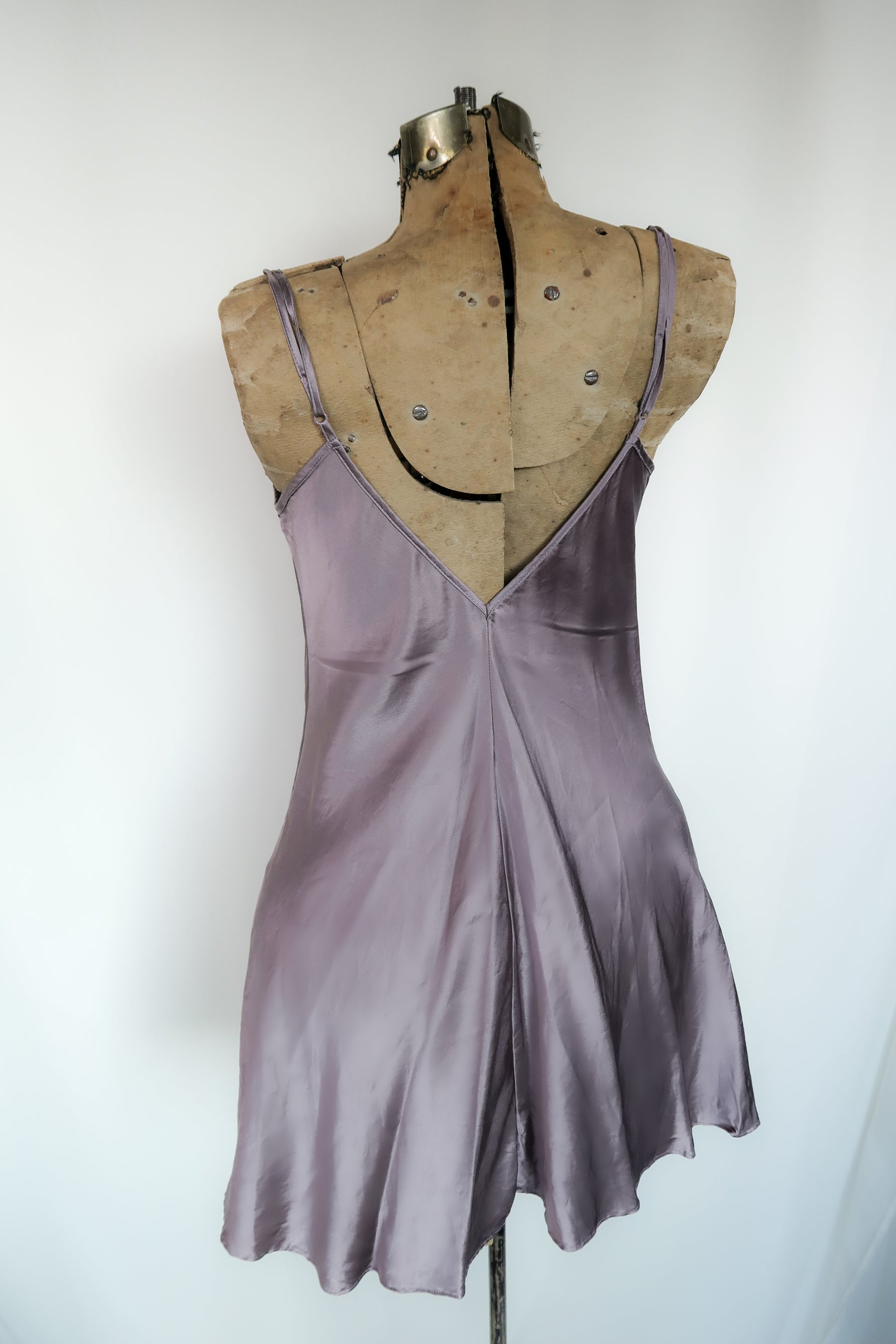 100% SILK YEAR 2000 VS MAUVE SLIP DRESS 100% SILK YEAR 2000 VS MAUVE SLIP DRESS